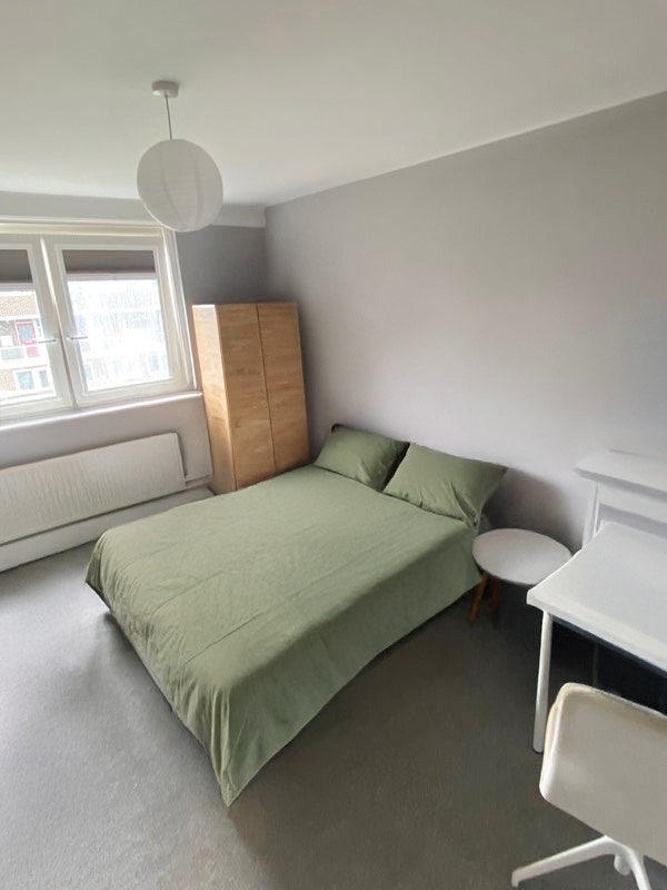 Bright & Stylish Room in Vibrant Tooting Bec Main Photo