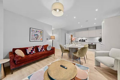 Luxury 2 bed apartment, Amity Grove, SW20 0LJ Main Photo