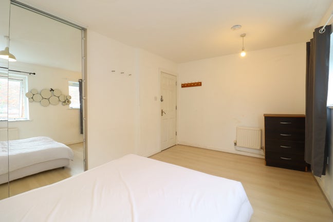 3 Double Rooms in Canada Water – Don’t Miss Out Main Photo