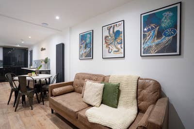 Large Double On-Suite Rooms Available - Winchester Main Photo