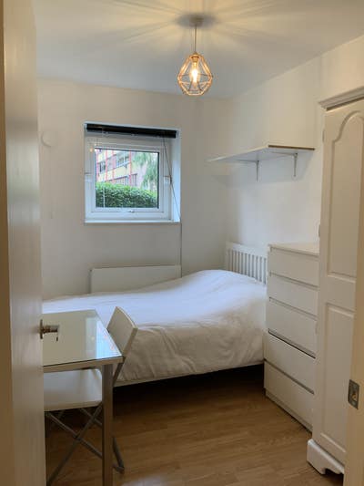 Warren St/ Euston Double room-Female Flat share Main Photo