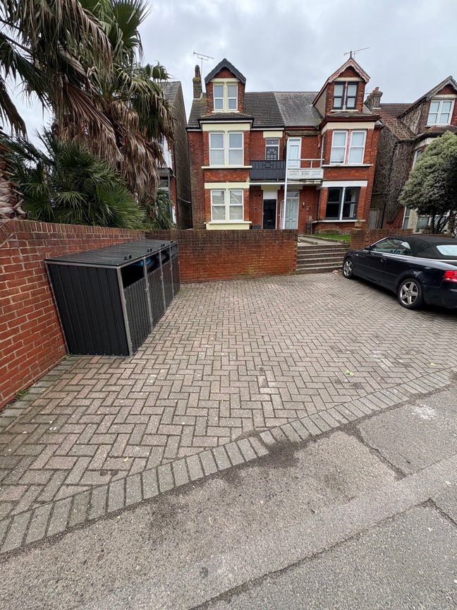 Professional HMO QEQM Hospital - Ideal for Staff Main Photo