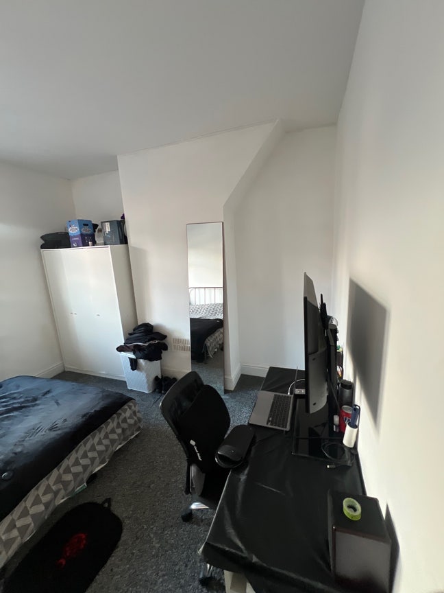 Beautiful located Room in big house  Main Photo