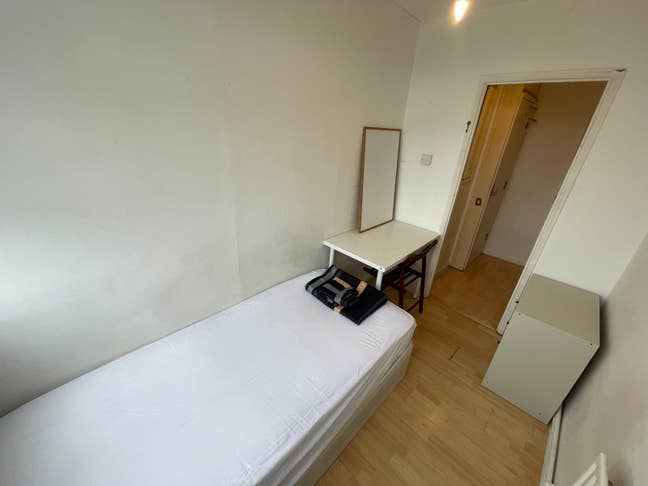 Great Area Semi-double Room Zone 2🌿 Aldgate East Main Photo
