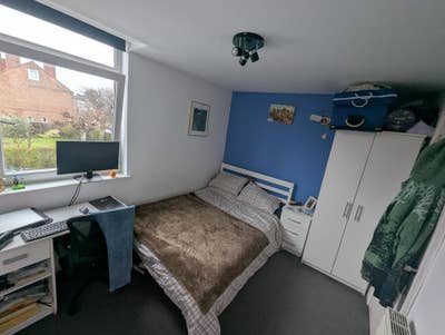 Double room in Beeston. Mature student house Main Photo