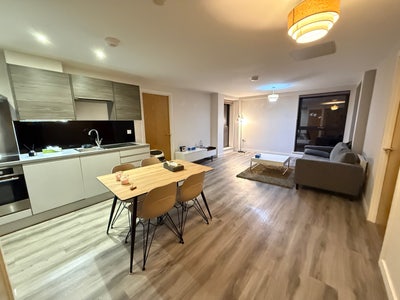 Newcastle city centre NE1 en-suite room Main Photo