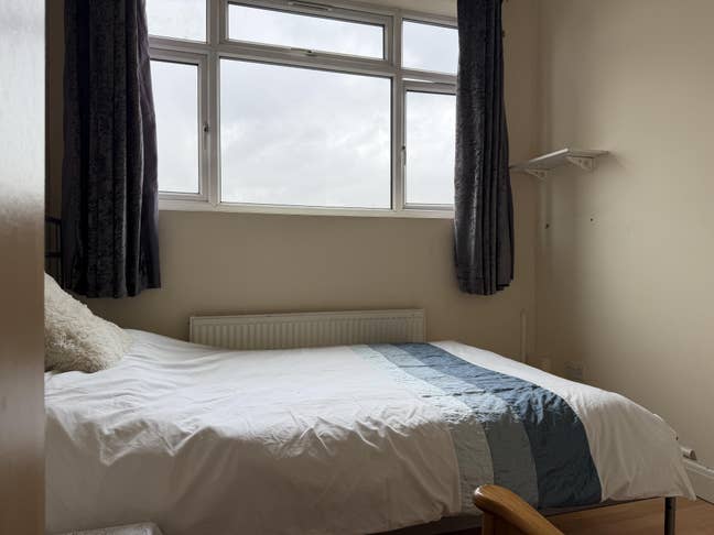 A Fully Furnished Double Room in Hayes Main Photo