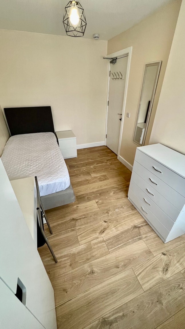  Cleavers  Avenue  Conniburrow  MK14  Main Photo