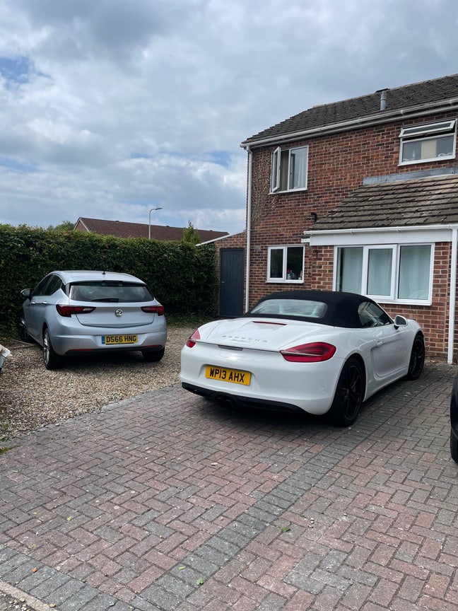 Live Out Landlord , Double Room ,Bills Incl Main Photo