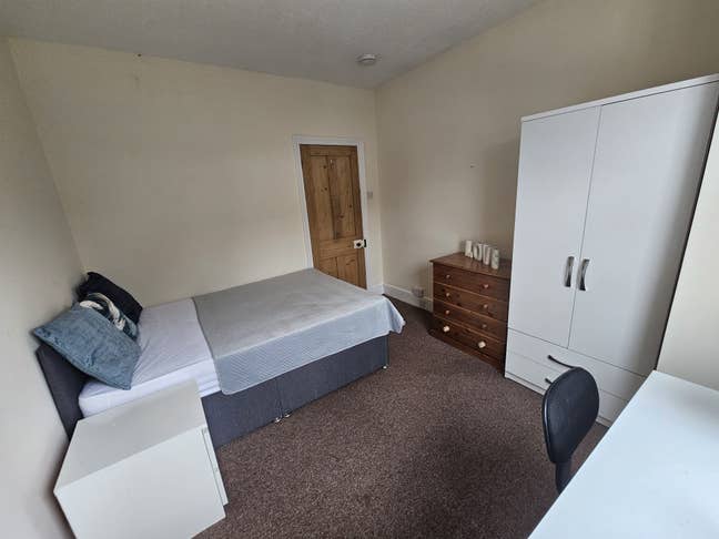 Double room near Winton High Street  Main Photo