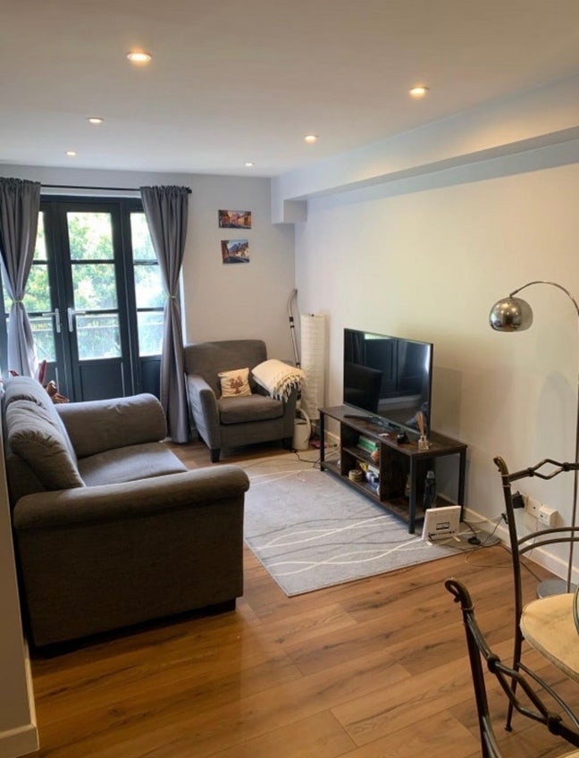 Double bed in London Bridge SE1 Main Photo