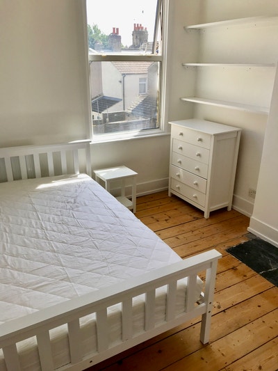 Sunny double room in Plumstead Main Photo