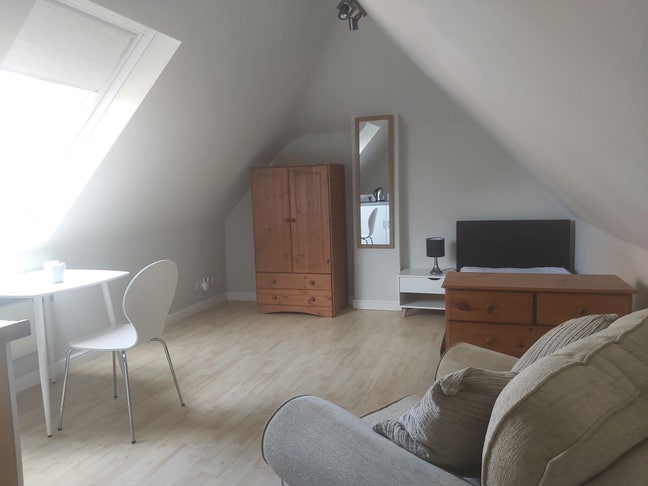 Self Contained bed sit annex with ensuite Main Photo