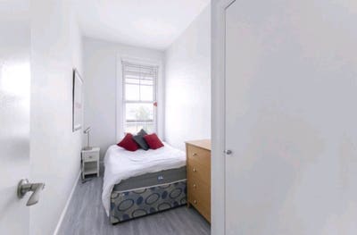 Double Room in Clapham North  Main Photo