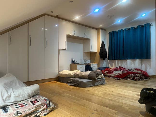 Bed space available  Main Photo