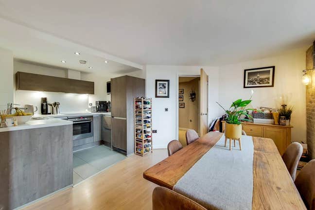 Double Room to rent in Period Property Main Photo