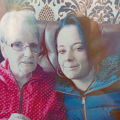 36 year old Female seeks a single or double room Main Photo