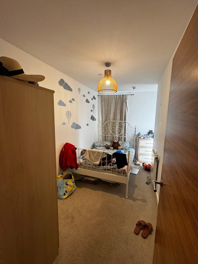 Room Available in a Bright, Cosy 3 Bed Apartment Main Photo