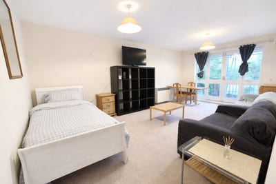 Short & Flexible Stay – 1-Bedroom, Bills Included Main Photo