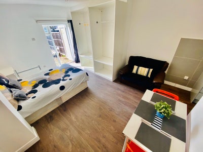✅ ✨🏡 Studio Flat with Garden to Let in Wembley Main Photo