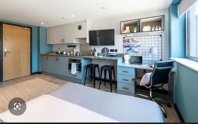 Students from University of Hertfordshire welcome Main Photo