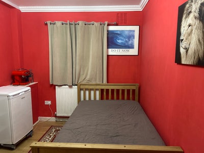 A newly Furnished Double Room in  a Shared House Main Photo
