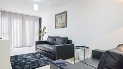 *Huge 1-Bed Apt with Patio. Bills inc. New Build* Main Photo