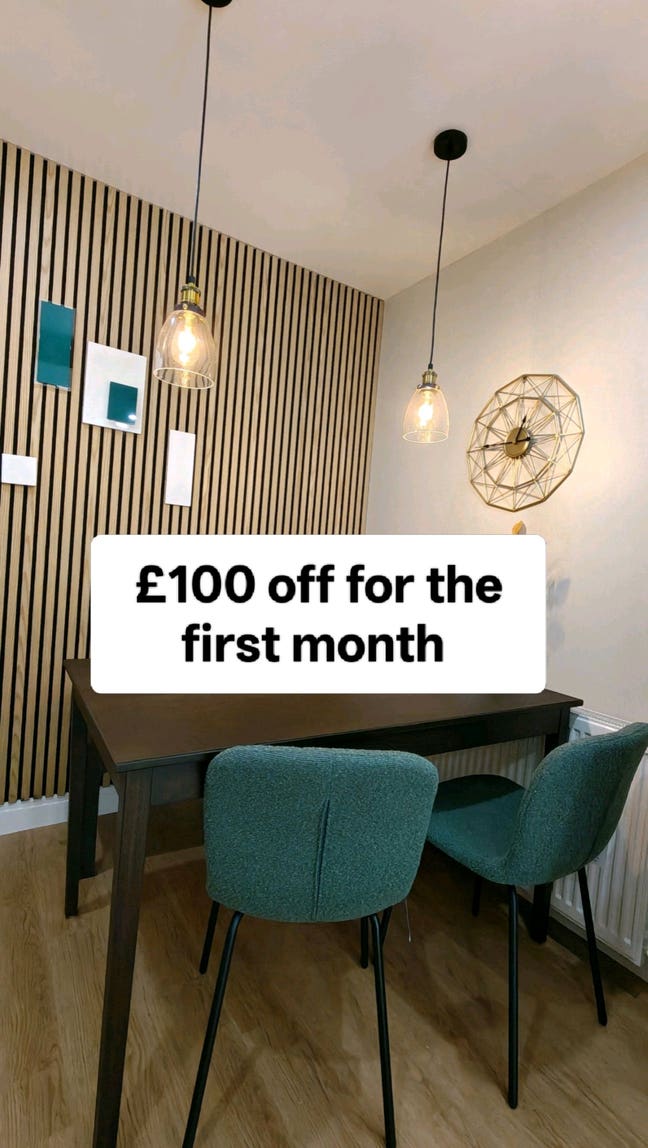 Large ensuite rooms in Central Redhill Main Photo