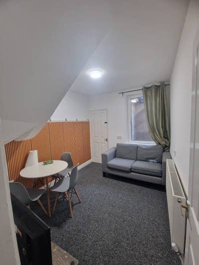 🔥4 Double Bedroom House – CV2 (Whole House)🔥 Main Photo