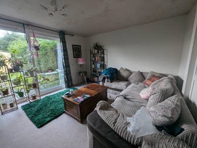 Double room available in a chill house Main Photo