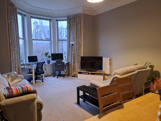 Room in 4 bed flat in the south of Edinburgh Main Photo