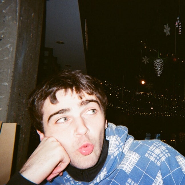 Professional Male seeks a double room Main Photo