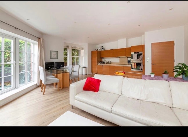 Battersea double room to rent  Main Photo