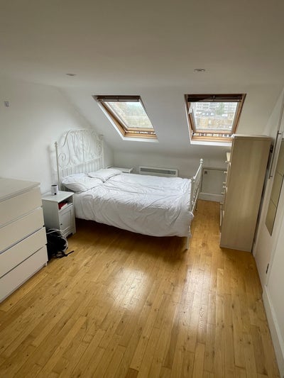 Large Room Available In Beautiful House in Fulham Main Photo