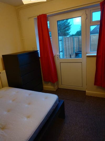 Marston – Two Large Rooms Available from 01 03  Main Photo