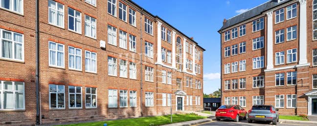 Spacious 3 Bed IN Golders Green Main Photo