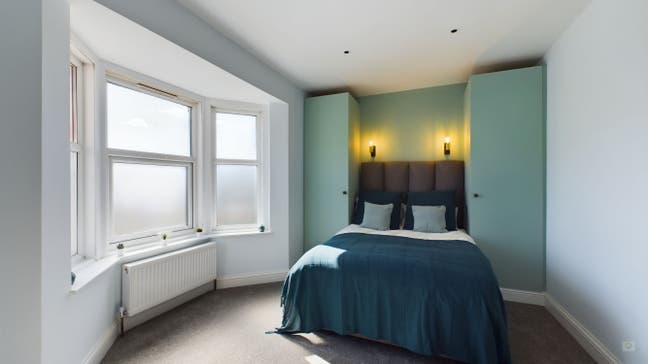 Double Room with ensuite to let in central Yeovil Main Photo