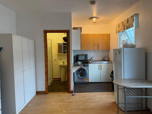 Large Self-Contained Studio Flat in Hackney - DSS  Main Photo