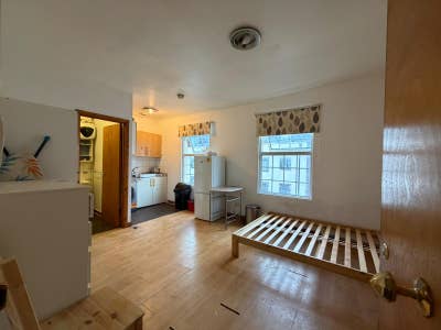Large Self-Contained Studio Flat in Hackney - DSS  Main Photo