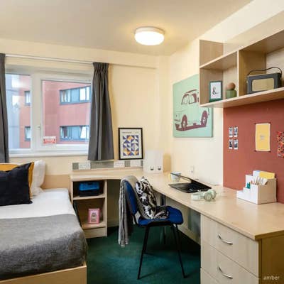 Room available 6floor street south facing 21 weeks Main Photo