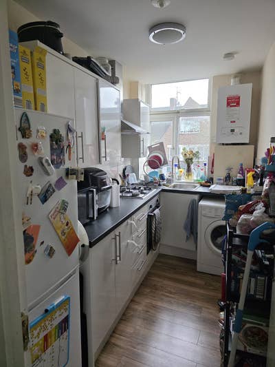 Spacious & Peaceful 1 BHK Near Whitton High Street Main Photo