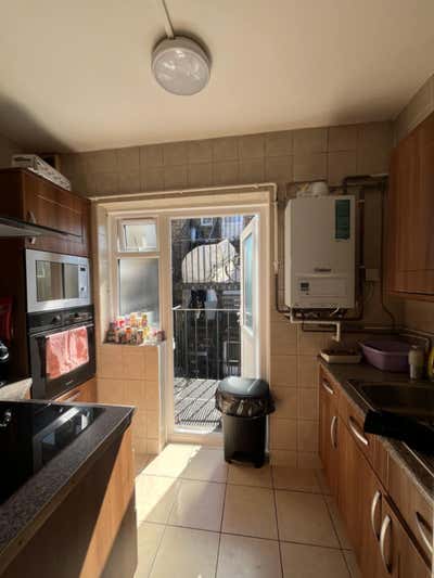 URGENT - Large & Bright Double Room in Lambeth Main Photo
