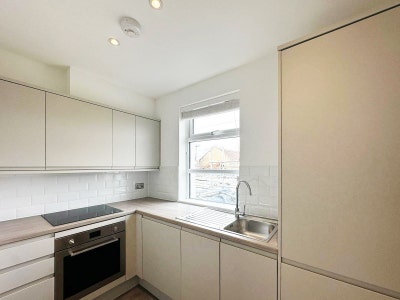 2 bedroom flat to rent in Maryland, E15 Main Photo