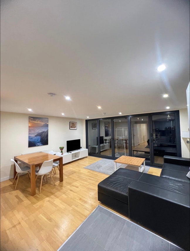 Penthouse overlooking London in Wembley  Main Photo