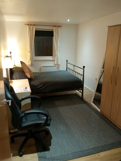 Good sized double room with double bed. Main Photo