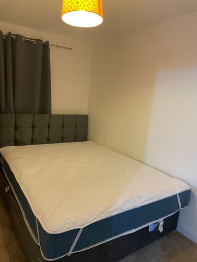 Room to let in new refurbished house  Main Photo