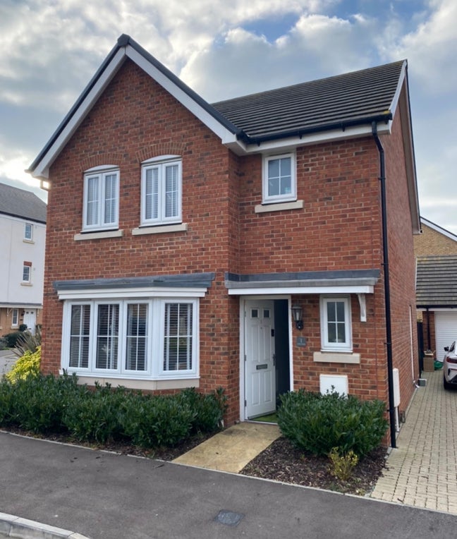 Immaculate room in very nice house  Main Photo