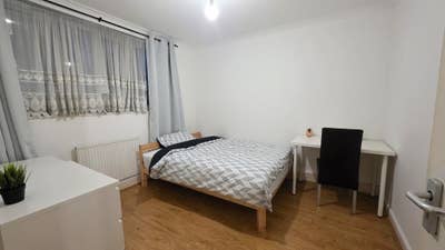 1 large double room available now  Main Photo