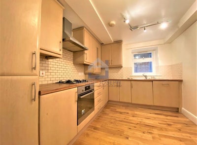 Large double room with en-suite in Streatham Main Photo