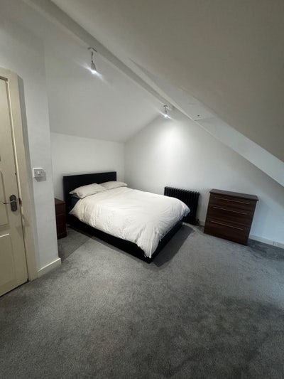 En-suite room with prívate bathroom 1week-2months Main Photo